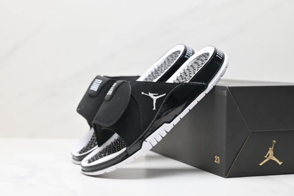 СЛАНЦЫ NIKE JORDAN HYDRO IV RETRO черные купить-в-time2win.ru